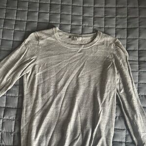Uniqlo Women's Crew Neck Sweater - Light Gray Size M